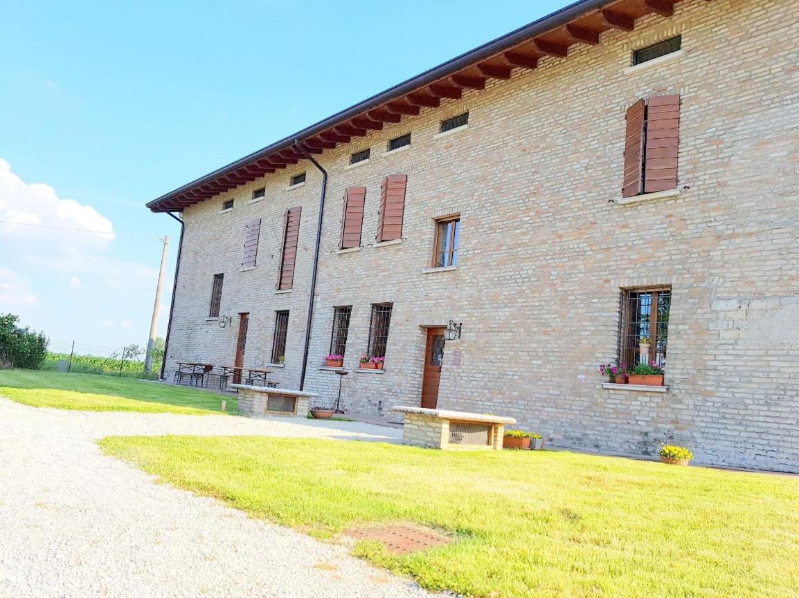 La Garzaga Turismo Rurale Ceresara Exteriör bild